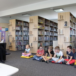 Biblioteka gościła przedszkolaków z grupy Promyczki wraz z wychowawczynią.